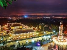 Buổi tối tại chùa Ba Vàng