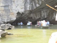 Du khách không mặc áo phao