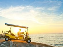 Xe điện trên đảo Cô Tô 