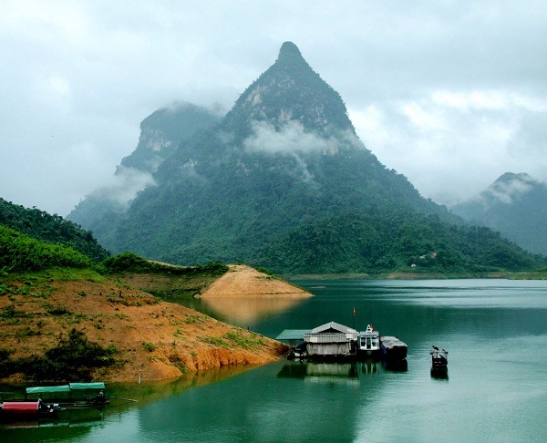 Núi Pắc Tạ - Tuyên Quang