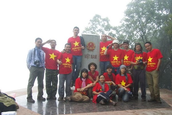 Cột mốc 0 A Pa Chải - nơi 'con gà gáy 3 nước cùng nghe'. Ảnh: Phuot. Cột mốc 0 A Pa Chải - nơi 'con gà gáy 3 nước cùng nghe'. Ảnh: Phuot.